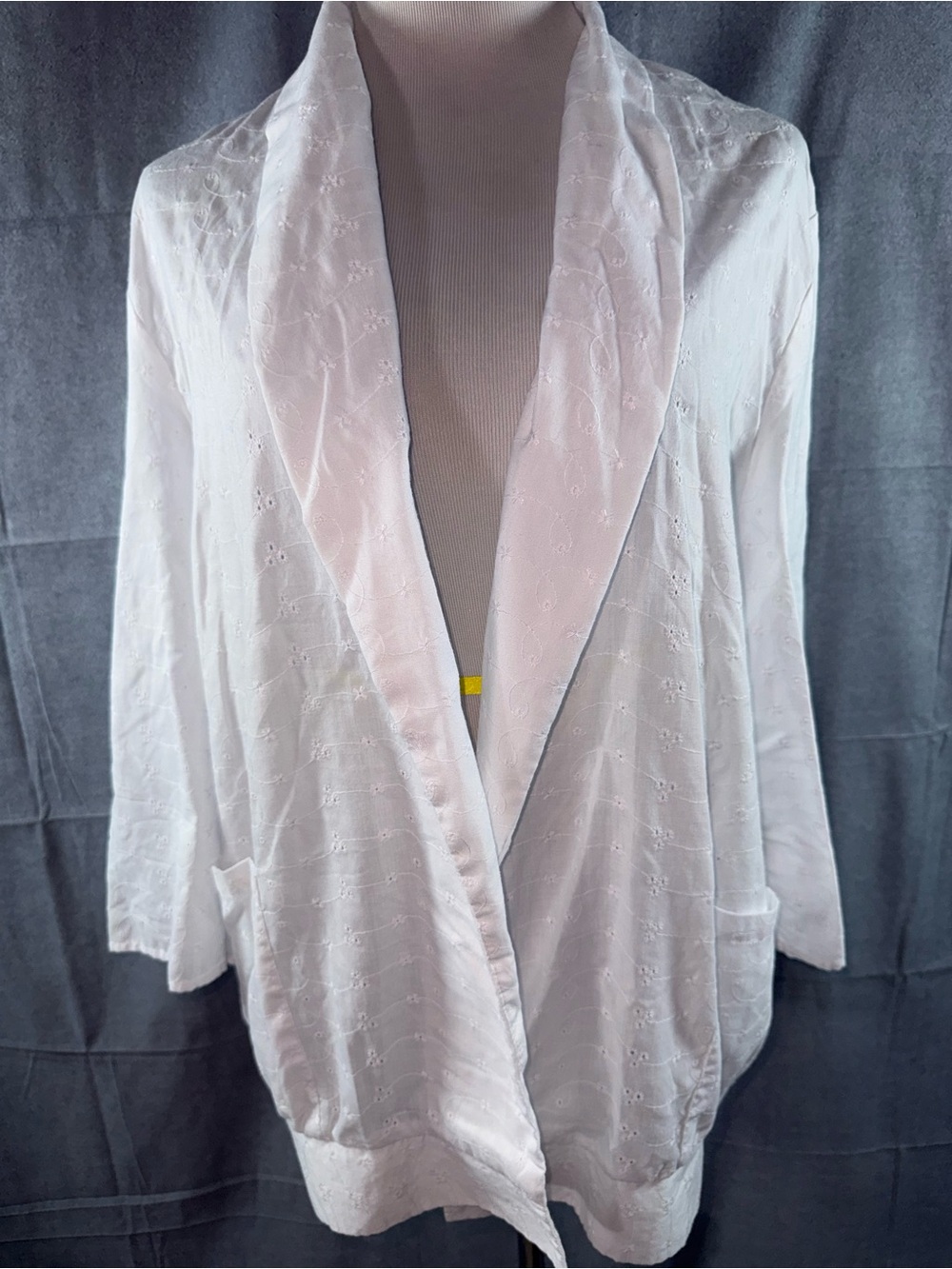3220-Village Fair Vintage Women's White Embroidered Shawl-Collar Jacket